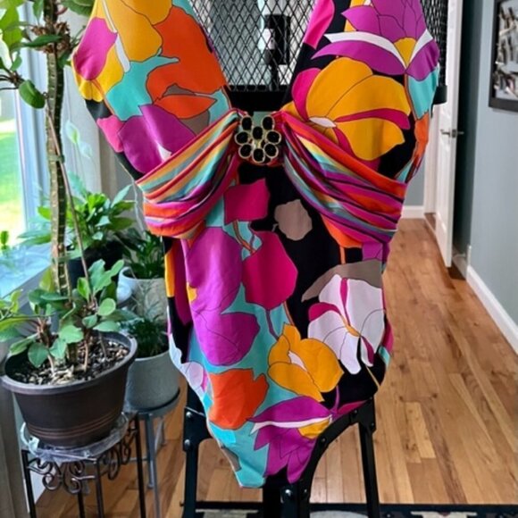 Trina Turk NWT Gemini Plunge Neck Printed One Piece Swimsuit In Multi Color SZ10 - Picture 3 of 16
